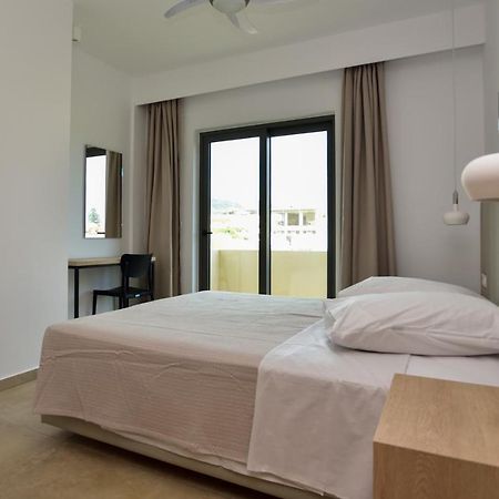 Rosemary Apartments Palaiochora Luaran gambar