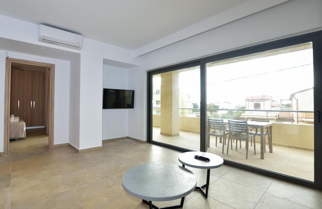 Rosemary Apartments Palaiochora Luaran gambar