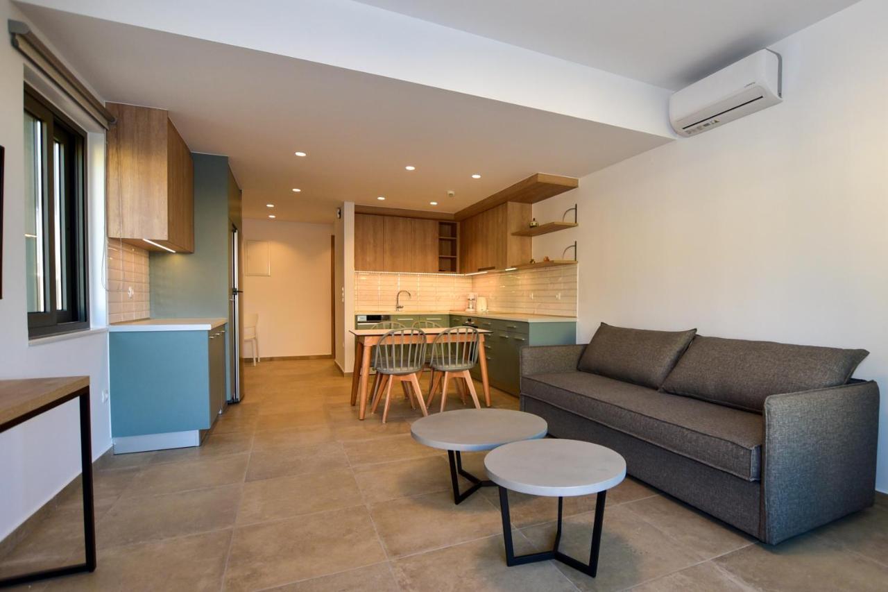 Rosemary Apartments Palaiochora Luaran gambar