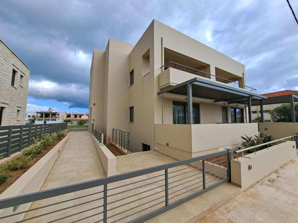 Rosemary Apartments Palaiochora Luaran gambar