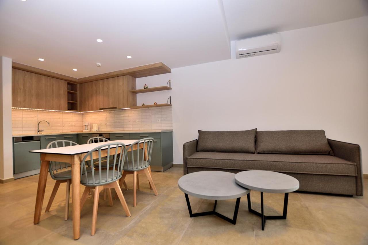 Rosemary Apartments Palaiochora Luaran gambar