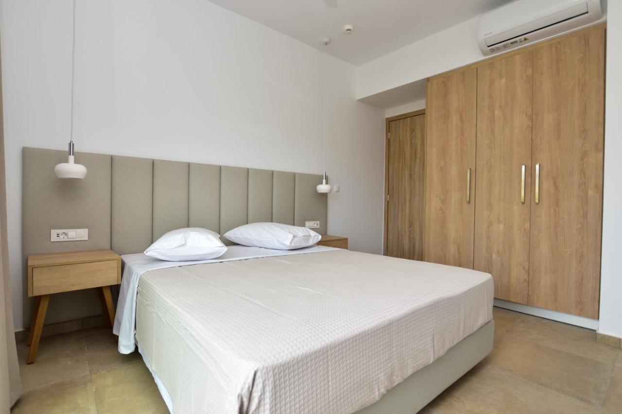 Rosemary Apartments Palaiochora Luaran gambar